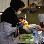 بهرمندی بیش از ۶۰۰ نفر از مردم مناطق زلزله زده شهرستان ثلاث باباجانی از خدمات رایگان دندانپزشکی کاروان سلامت استان اصفهان
