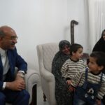 تجلیل استاندار کرمانشاه از خانواده شهدای ارتش همزمان با روز ارتش/مدیون شهدای ارتش هستیم