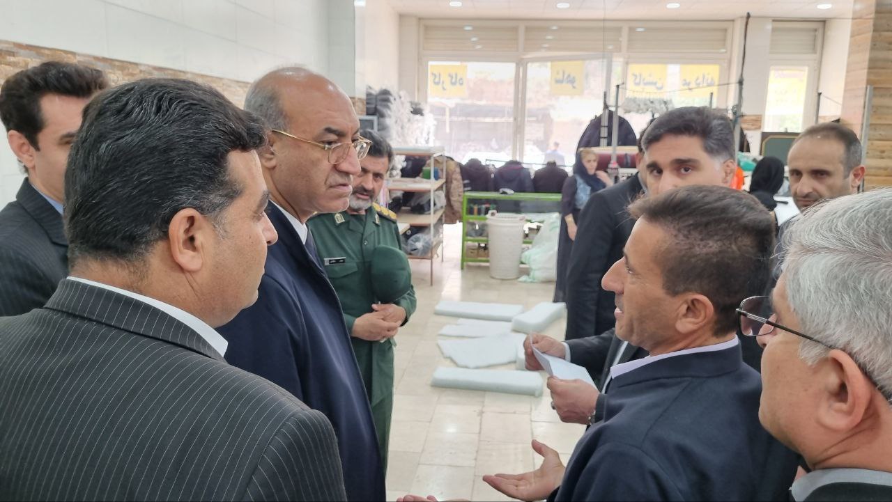 بازدید استاندار کرمانشاه از کارگاه تولید کاپشن شاهو