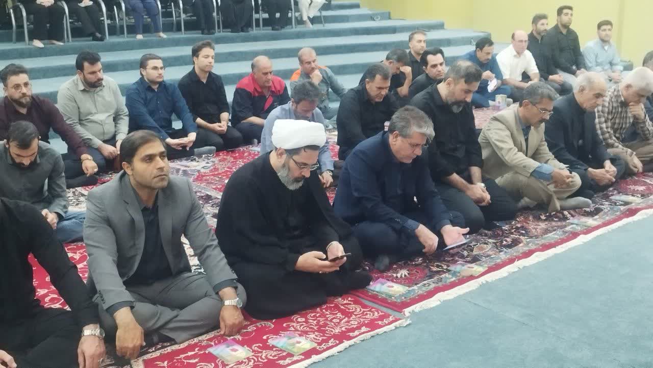 تصاویر/برگزاری مراسم سوگواری شب چهارم محرم  در بیمارستان  امام خمینی (ره)