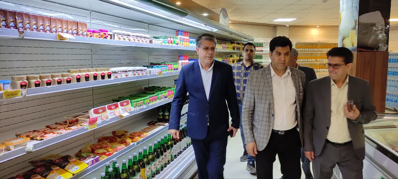 بازدید فرماندار اسلام‌آبادغرب در روز تعطیل از فروشگاه های شهرستان