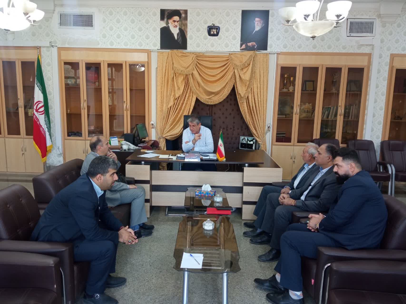 فرماندار اسلام آبادغرب با نماینده شمسی گل‌محمدی خیر شهرستان دیدار کرد