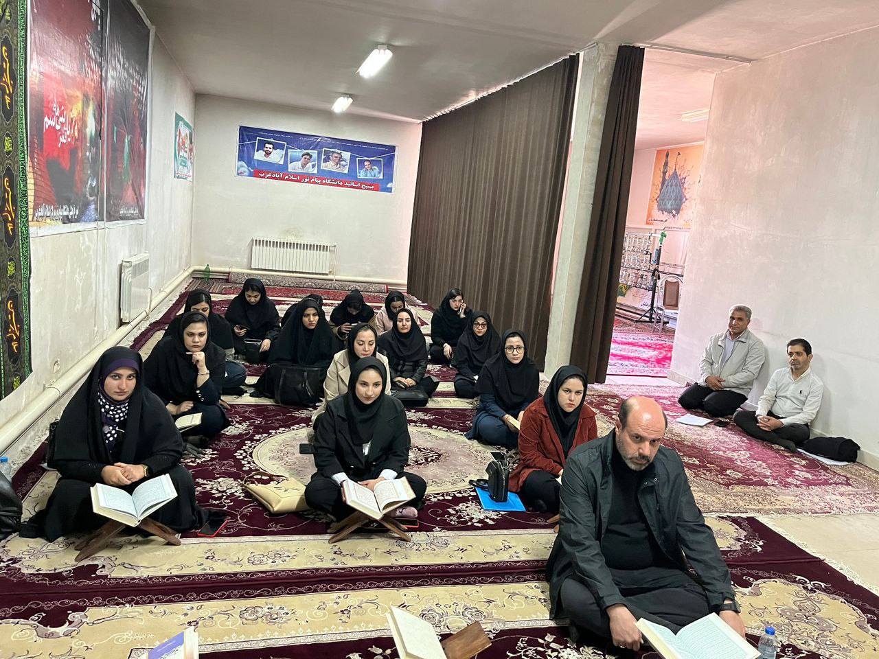 برگزاری محفل انس با قرآن به مناسبت شهادت حضرت فاطمه زهرا (س) در مجتمع آموزش عالی سلامت اسلام آبادغرب