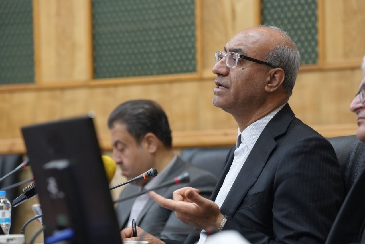  مهم‌ترین اولویت کشور حمایت از تولید و اشتغال است/ تأکید بر بازگشت حساب‌های مالی صنایع کرمانشاه به بانک‌های استان