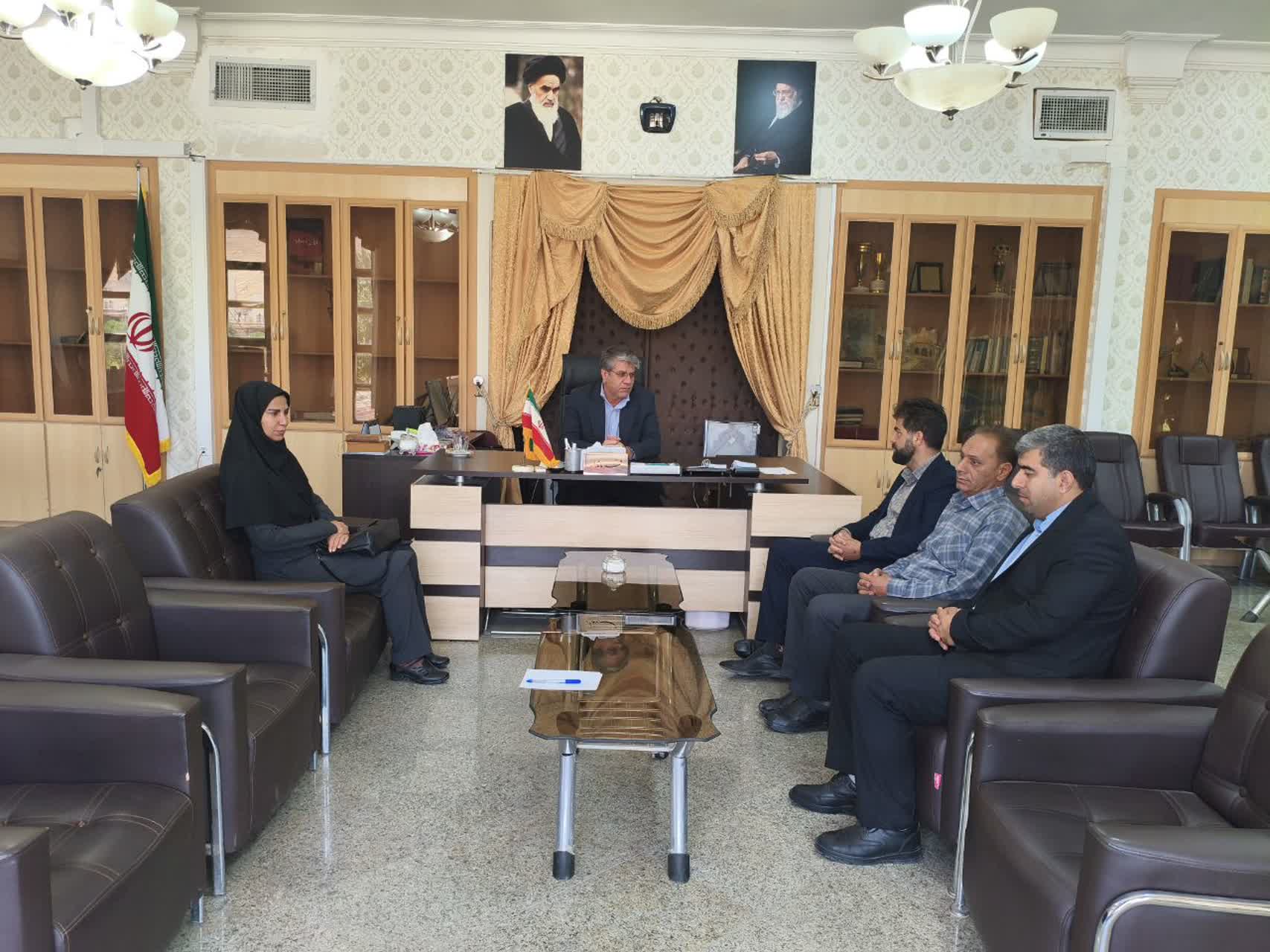 دیدار فرماندار اسلام‌آبادغرب با مجموعه اداره محیط زیست شهرستان