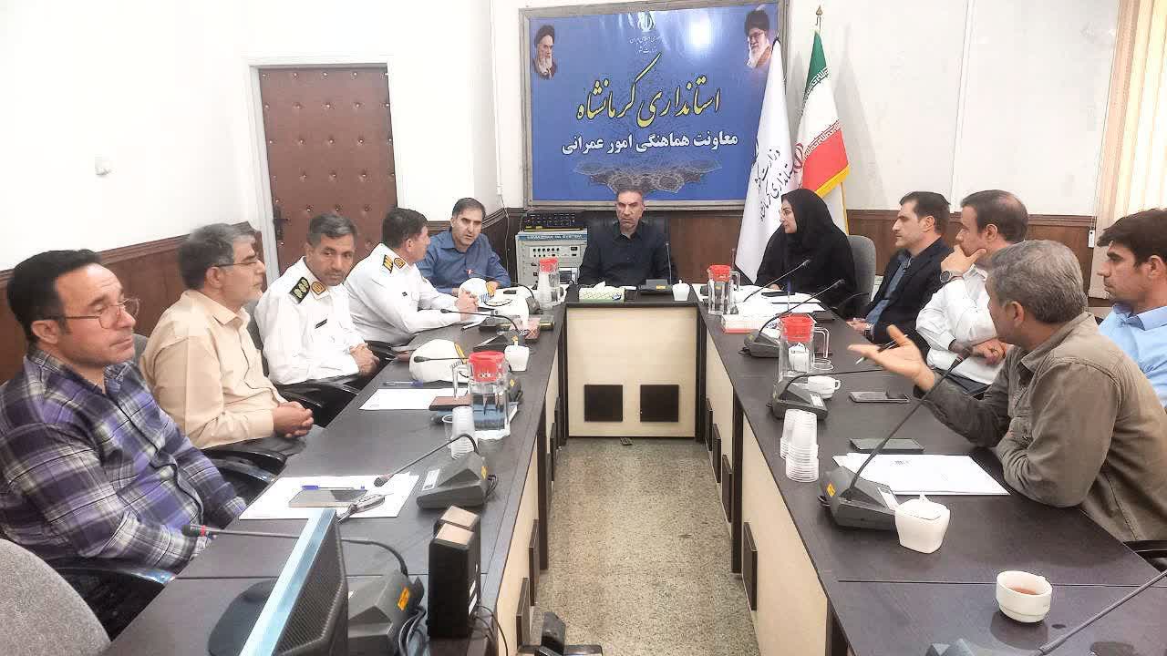 نشست بررسی مشکلات احداث بیمارستان روانسر