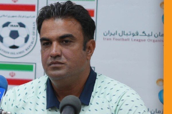 سرمربی بعثت کرمانشاه در نشست خبری